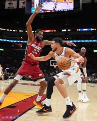 MK体育-狄龙15T联盟第一濒临禁赛！热火险胜太阳 鲍威尔27分布克24+9+9